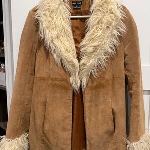 Vintage 1970s Women's Suede Jacket with Faux Sheep Fur Collar